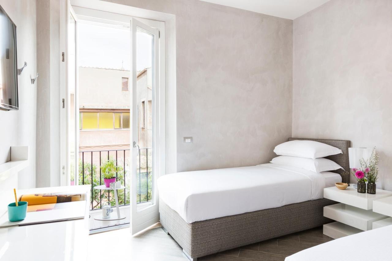 Exclusive Rooftop-designd Apartment Rom